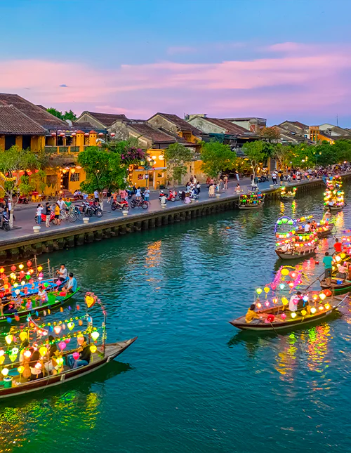 Boten op de rivier in Hoi An, Vietnam