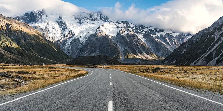 Eenzame weg in Nieuw-Zeeland