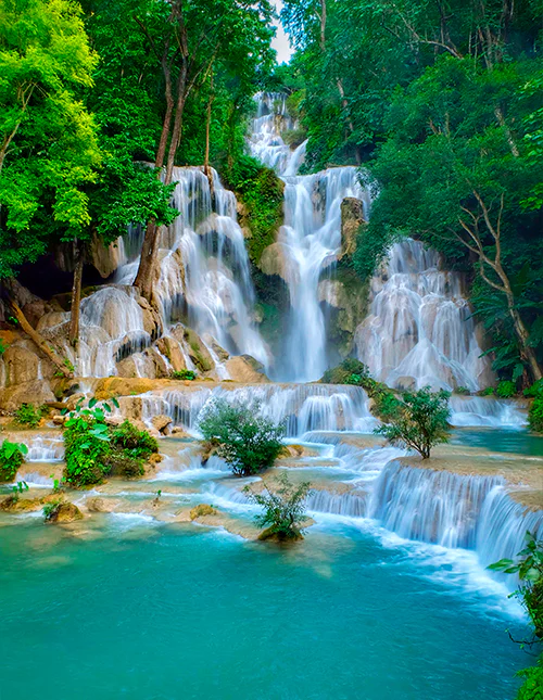 Kuang Si Waterfall, de grootste en mooiste waterval van Luang Prabang, Laos.